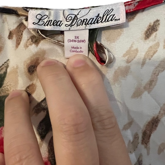 ❌❌SOLD❌❌Linea Donatella Satin Wrap Robe - Picture 4 of 6